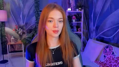 Snapshot of flexyfoxy chatting on 10.07.25 Flexyfoxy online show from 10.07.25
