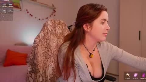 Snapshot of flonodo chatting on 11.11.25 Eliza online show from 11.11.25