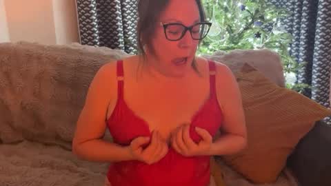 Snapshot of flossyishot chatting on 12.25.24 flossyishot online show from 12.25.24