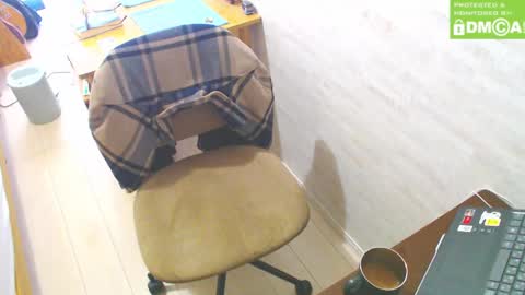 Snapshot of flowerbox chatting on 02.01.25 flowerbox online show from 02.01.25