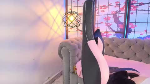  FLUFFY BUBBLE  online show from 11.24.25