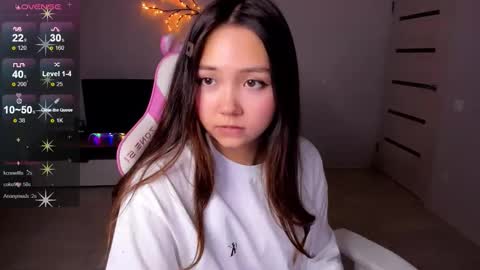 Snapshot of fluffy_rose chatting on 09.28.25 Rose online show from 09.28.25