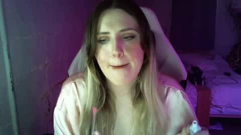 Snapshot of fluxsux chatting on 10.06.25 Flux online show from 10.06.25