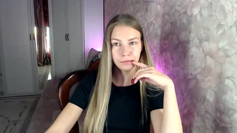 Molli  Ready for any play with you. Hottest show in pvt  Help a student earn big tokens  online show from 10.16.25