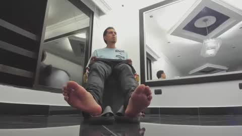 Snapshot of foot_master777 chatting on 02.15.25 foot_master777 online show from 02.15.25