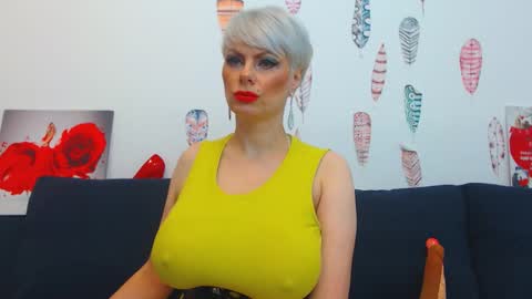 Snapshot of forever_barbie chatting on 10.19.25 Adana online show from 10.19.25