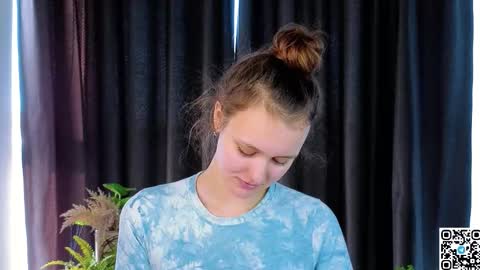 Snapshot of foxfever chatting on 11.03.25 Lily online show from 11.03.25