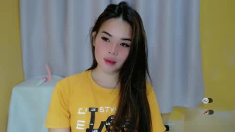 Snapshot of foxy_lei chatting on 12.17.24 foxy_lei online show from 12.17.24