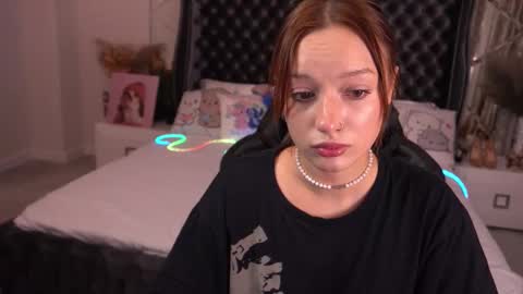 Snapshot of foxymayy chatting on 09.22.25 Maya online show from 09.22.25