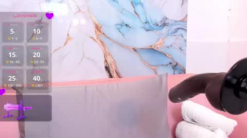 Snapshot of franceska_milf chatting on 09.19.25 franceska_milf online show from 09.19.25