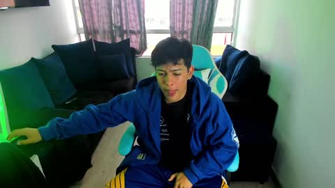 Snapshot of franco_rizzo01 chatting on 01.12.25 frank online show from 01.12.25