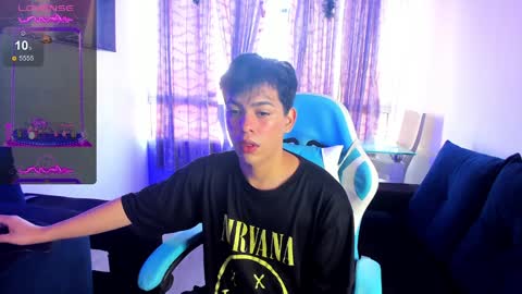 Snapshot of franco_rizzo01 chatting on 01.20.25 frank online show from 01.20.25