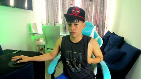 Snapshot of franco_rizzo01 chatting on 02.04.25 frank online show from 02.04.25