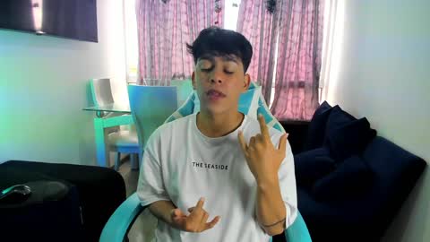 Snapshot of franco_rizzo01 chatting on 02.06.25 frank online show from 02.06.25