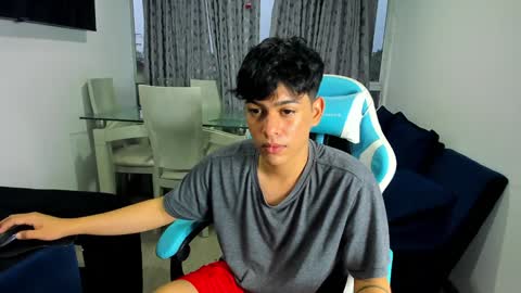 Snapshot of franco_rizzo01 chatting on 02.08.25 frank online show from 02.08.25