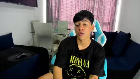 Snapshot of franco_rizzo01 chatting on 02.13.25 frank online show from 02.13.25