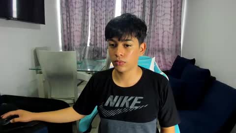 Snapshot of franco_rizzo01 chatting on 02.21.25 frank online show from 02.21.25