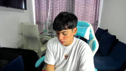 Snapshot of franco_rizzo01 chatting on 02.23.25 frank online show from 02.23.25