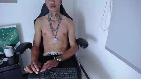 Snapshot of franklinn_23 chatting on 10.31.25 Franklinn 23 online show from 10.31.25