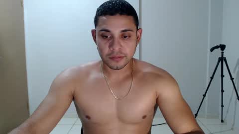 Snapshot of fransexxx69 chatting on 02.25.25 Fransexxx online show from 02.25.25