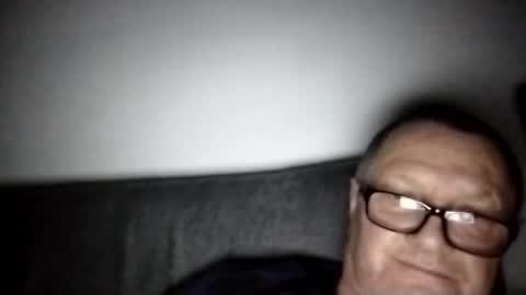 Snapshot of frauenfeind1 chatting on 12.29.24 Wolfi online show from 12.29.24