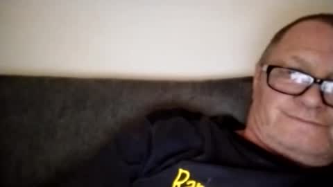 Snapshot of frauenfeind1 chatting on 01.20.25 Wolfi online show from 01.20.25