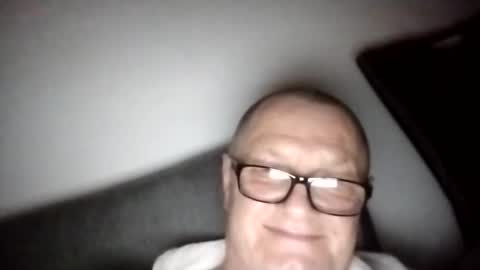 Snapshot of frauenfeind1 chatting on 02.19.25 Wolfi online show from 02.19.25