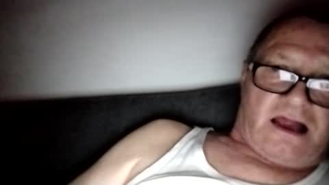 Snapshot of frauenfeind1 chatting on 03.10.25 Wolfi online show from 03.10.25