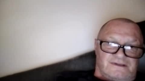 Snapshot of frauenfeind1 chatting on 03.12.25 Wolfi online show from 03.12.25