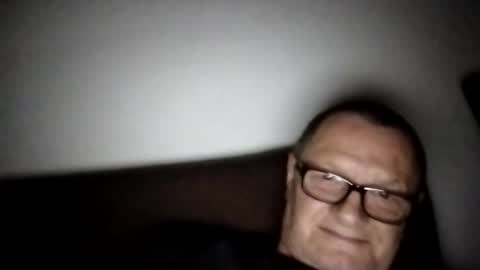 Snapshot of frauenfeind1 chatting on 10.15.25 Wolfi online show from 10.15.25