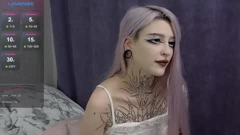 Snapshot of fraulein_mooon chatting on 12.14.24 Asya UwU online show from 12.14.24