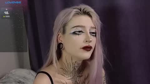 Snapshot of fraulein_mooon chatting on 12.16.24 Asya UwU online show from 12.16.24