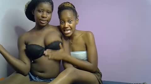 Snapshot of freakie_sissy chatting on 10.07.25 kiki online show from 10.07.25