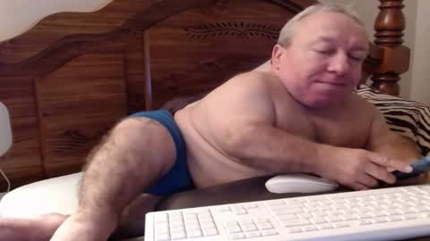 Cute Lil Man online show from 10.21.25