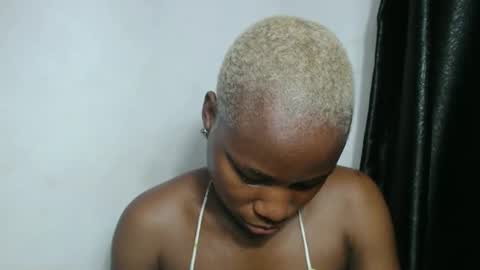 frekkymorelle online show from 02.14.25