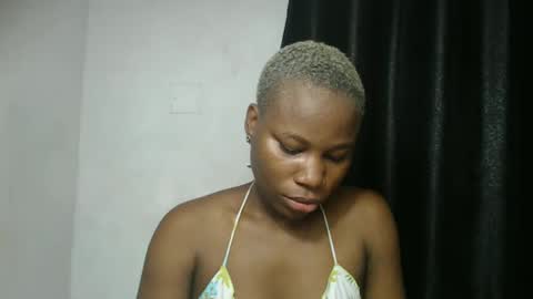 frekkymorelle online show from 03.12.25