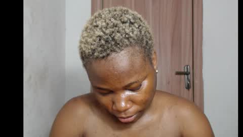 frekkymorelle online show from 10.05.25