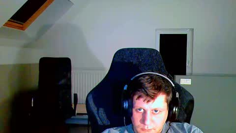 Snapshot of frenchfrieswithmayo chatting on 10.28.25 French fries online show from 10.28.25