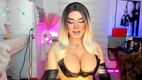 Snapshot of freya_lovestocum chatting on 09.10.25 Miss Frea  online show from 09.10.25