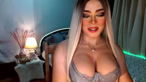 Snapshot of freya_lovestocum chatting on 10.08.25 Miss Frea  online show from 10.08.25