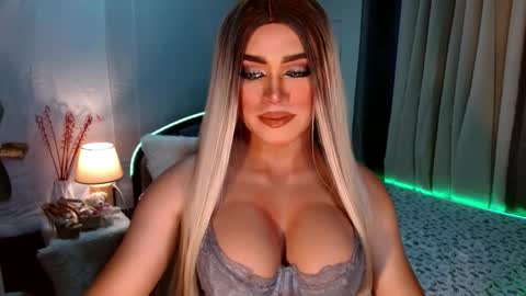 Snapshot of freya_lovestocum chatting on 10.09.25 Miss Frea  online show from 10.09.25