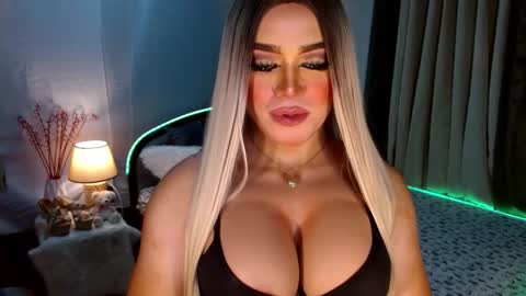 Snapshot of freya_lovestocum chatting on 10.23.25 Miss Frea  online show from 10.23.25