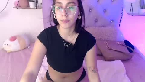 Snapshot of freyja_01 chatting on 03.02.25 Freyja online show from 03.02.25