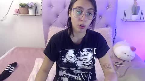 Snapshot of freyja_01 chatting on 03.10.25 Freyja online show from 03.10.25