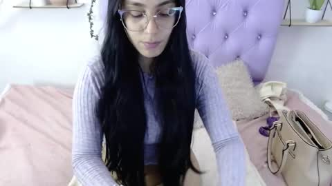 Snapshot of freyja_01 chatting on 10.08.25 Freyja online show from 10.08.25