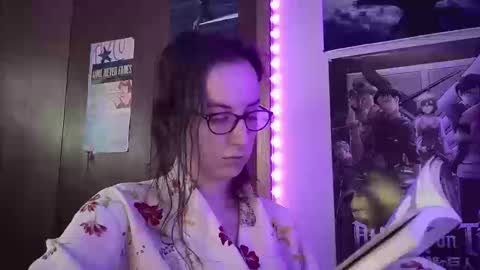 Snapshot of freythegemini chatting on 09.19.25 FreyaTheGemini online show from 09.19.25
