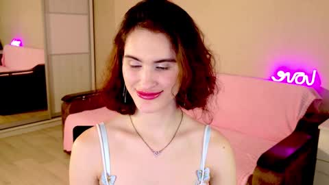 Snapshot of fridacure chatting on 01.25.25 Frida online show from 01.25.25