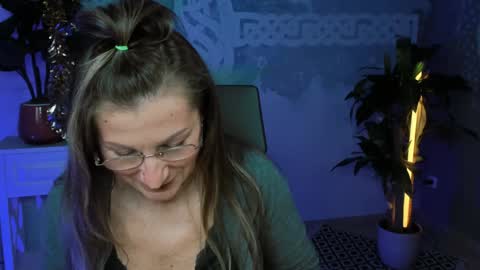 Snapshot of fridatander chatting on 01.15.25 Frida Tander online show from 01.15.25