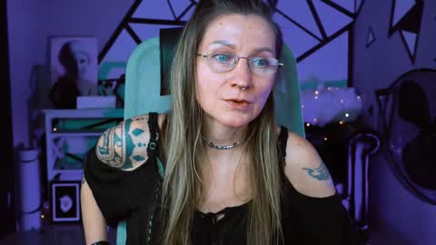 Snapshot of fridatander chatting on 01.23.25 Frida Tander online show from 01.23.25