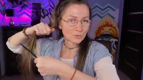 Snapshot of fridatander chatting on 03.03.25 Frida Tander online show from 03.03.25